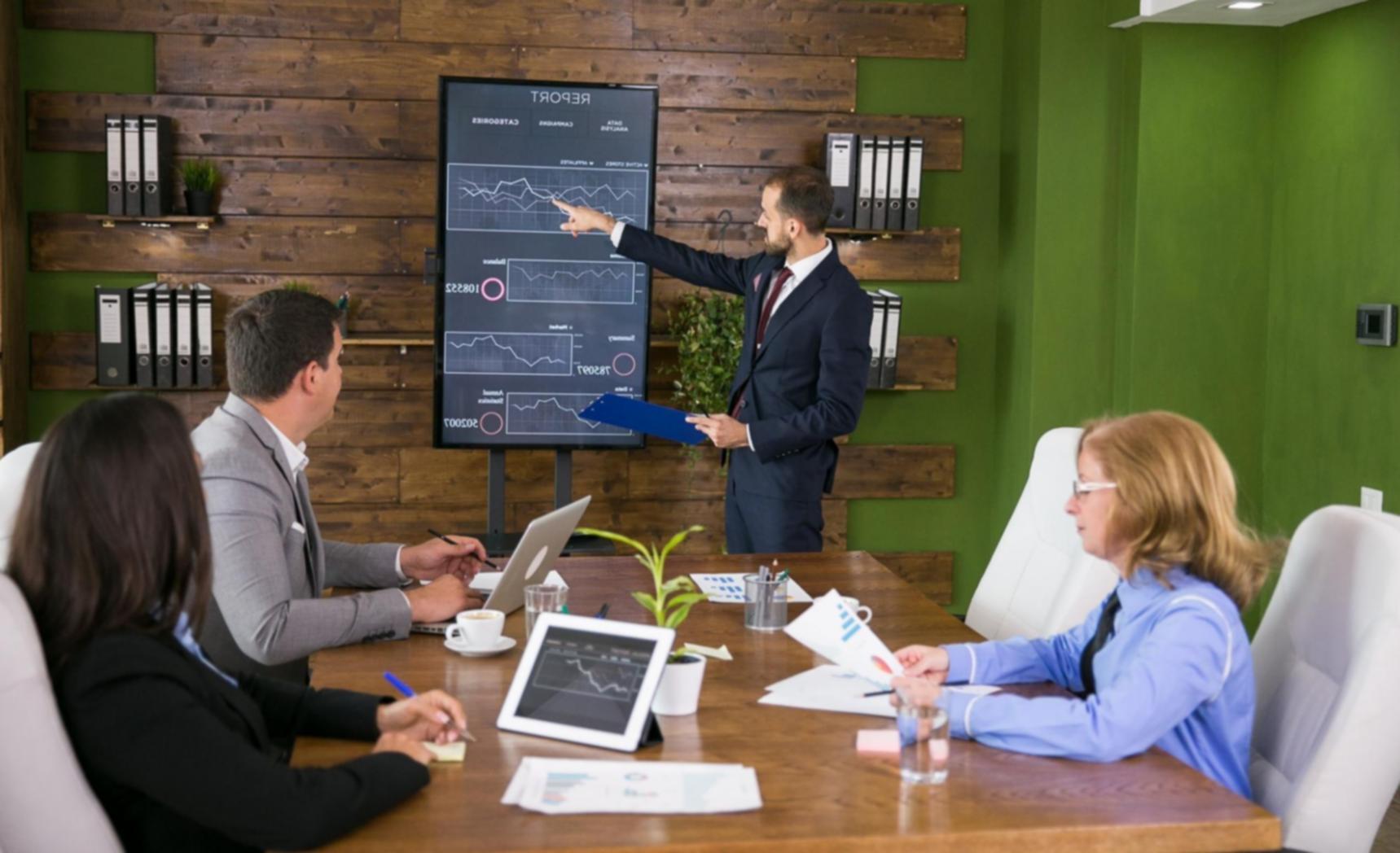 Financial model analysis workspace